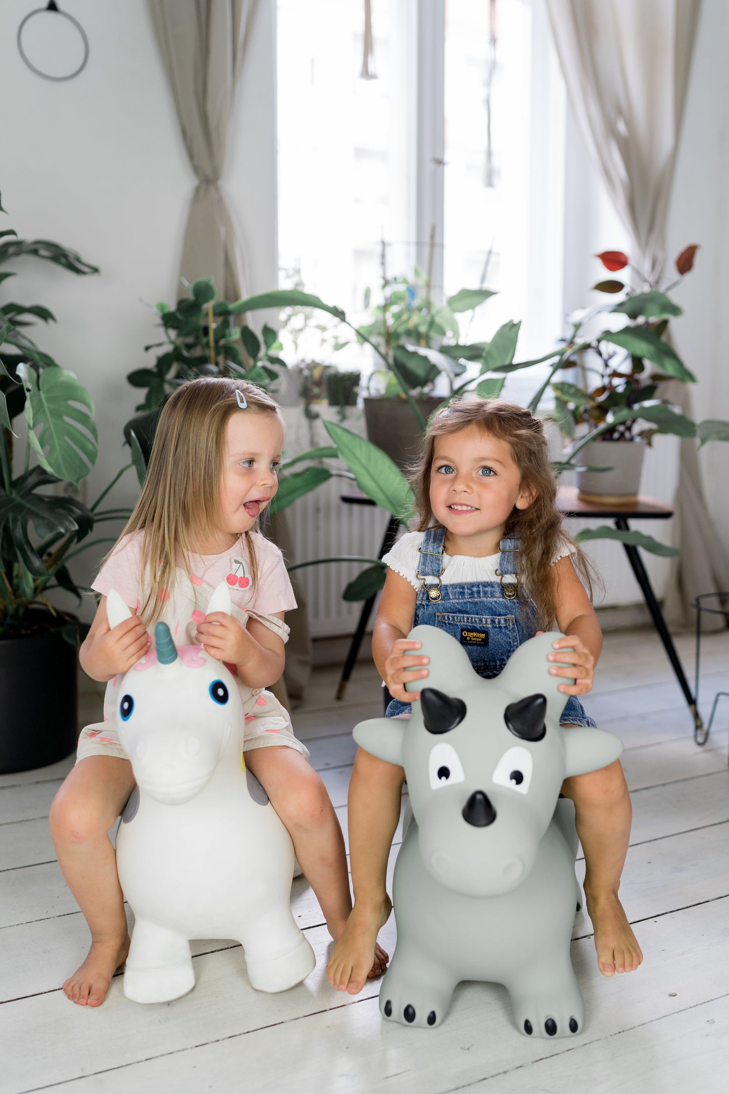 Kindsgut hopping animal, dino